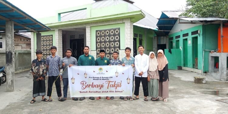 LDII Maluku Tengah Hadirkan Senyum Ramadan Lewat Takjil Gratis