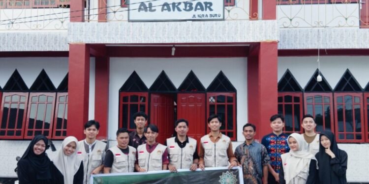 Jelang Berbuka, Pemuda LDII Buru Tebar Takjil Gratis di Jalan Iqra