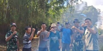 Bakti untuk Negeri, PAC LDII Waiheru Bersama Warga dan Yonif 733 Gelar Aksi Bersih Sungai